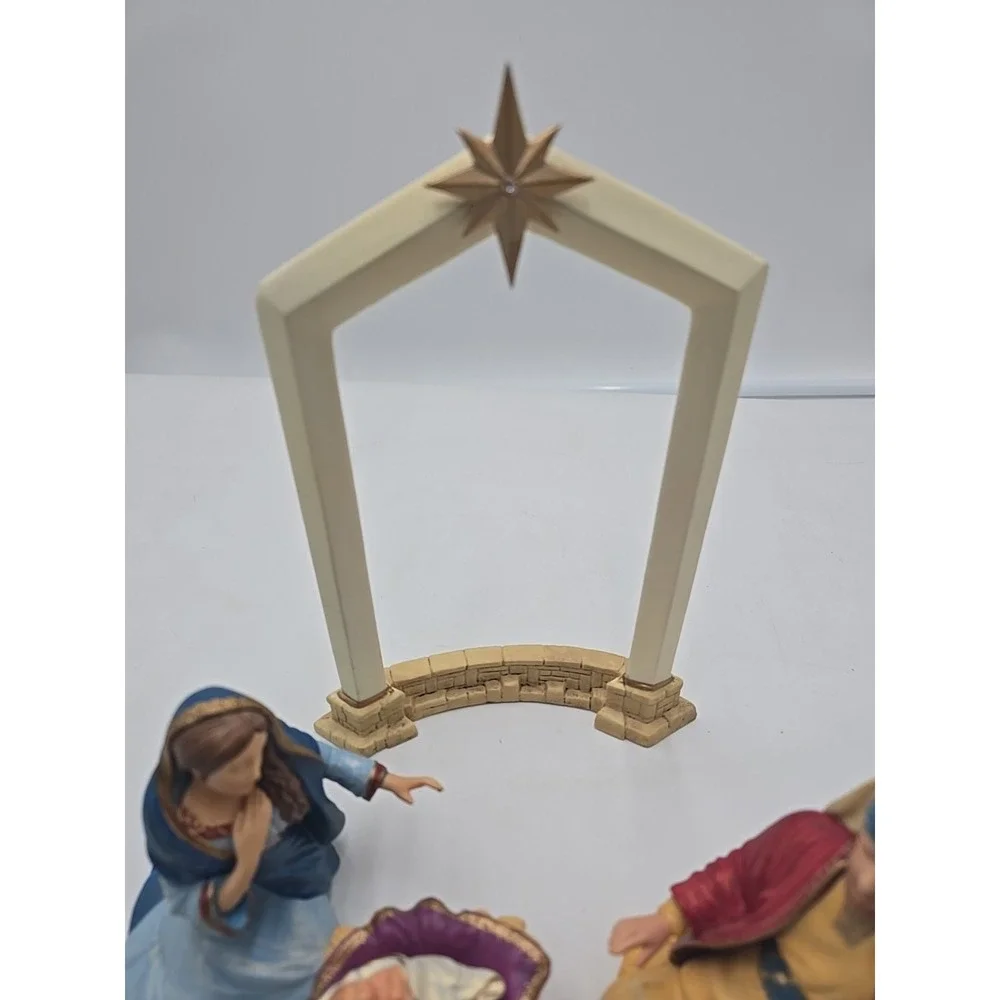 Hallmark HOLY‎ FAMILY NATIVITY Christmas Christian Figurines 2005 Set of 5